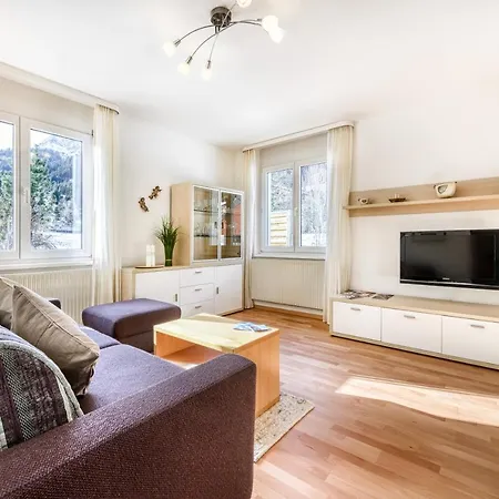 Haus Capricorn - Garten - Bergdorf 1423m Gargellen